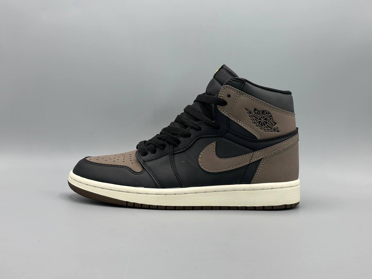 4580000 کتانی نایک ایر جردن 1 او جی پالومینو/Nike air Jordan1 – ویگمور