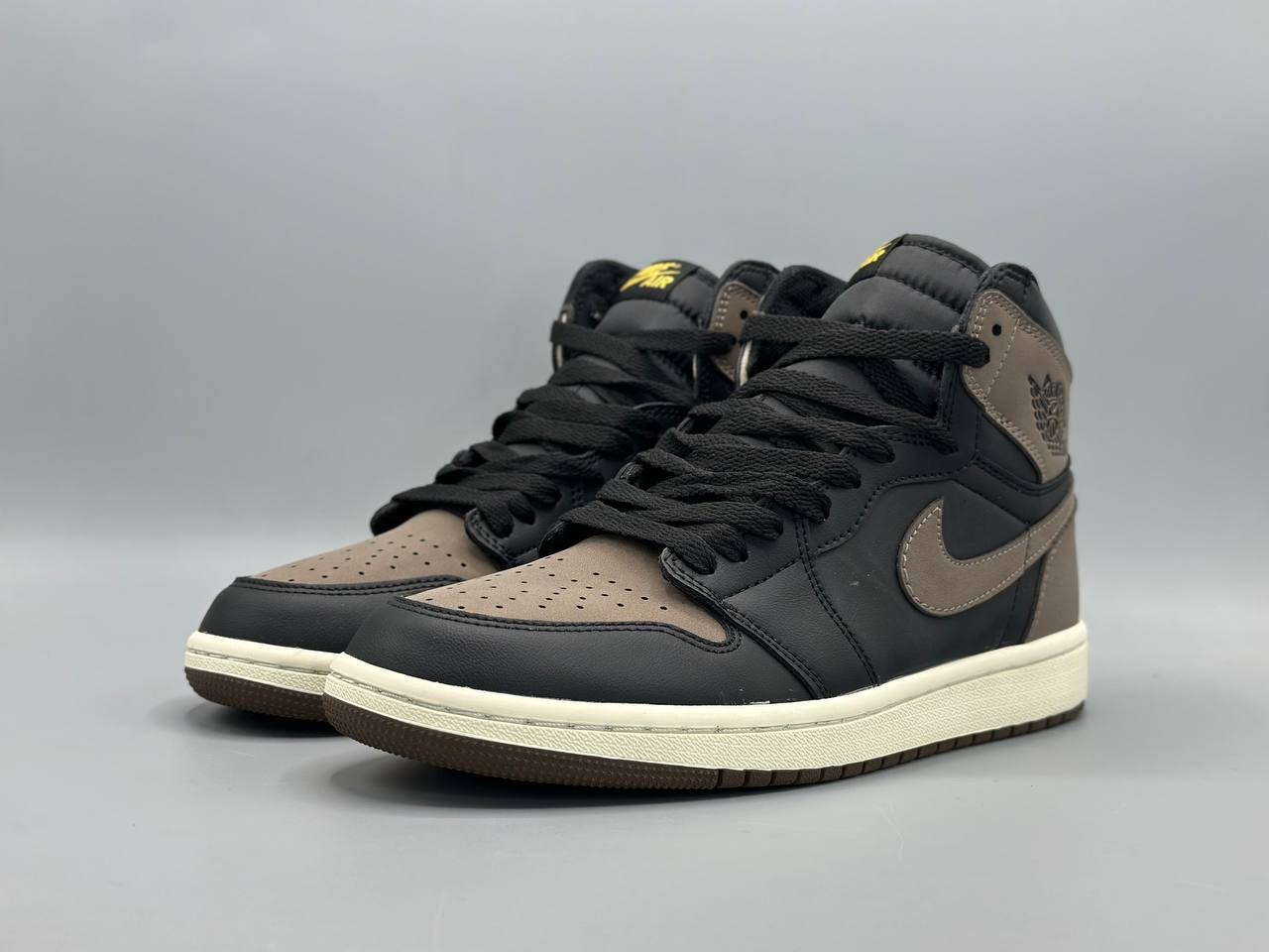 4580000 کتانی نایک ایر جردن 1 او جی پالومینو/Nike air Jordan1 – ویگمور